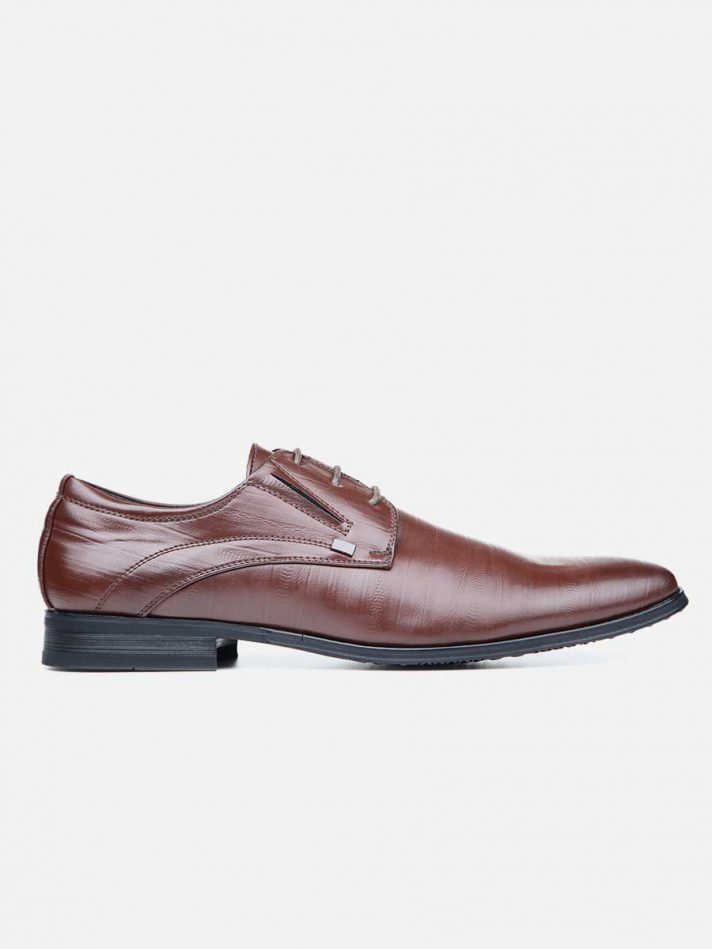 Brogue shoes in brown leather