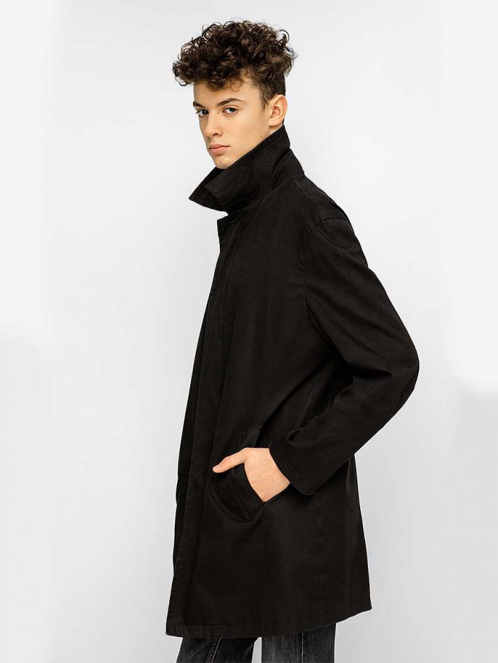 Overcoat in black